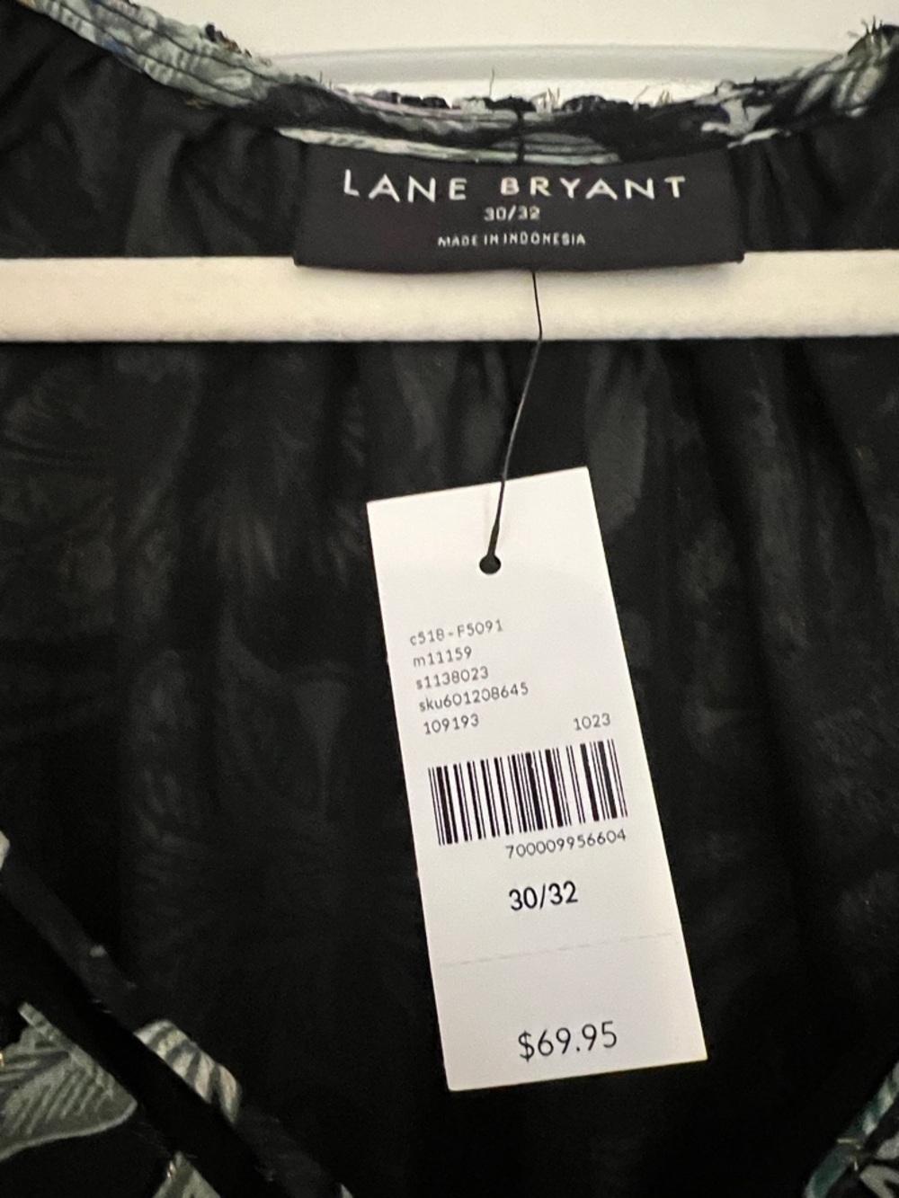 Lane Bryant Women’s Black Floral Tie-Neck Peasant Blouse Sz 30/32 NWT - Picture 2 of 14